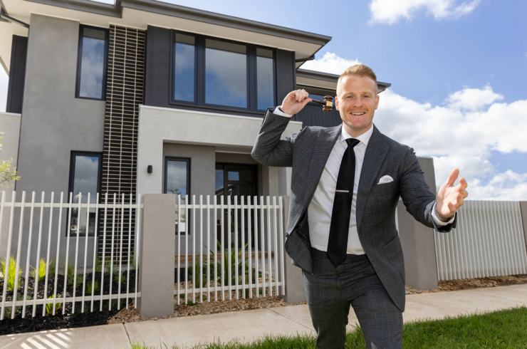 Auctioneer of the year to champion Good Friday Appeal Home sale