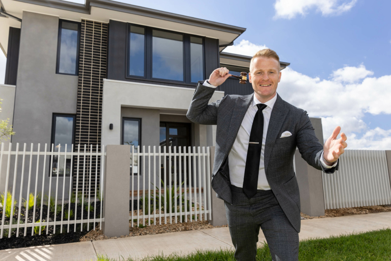 Auctioneer of the year to champion Good Friday Appeal Home sale