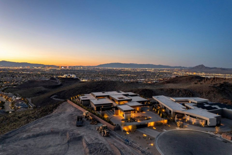Oscar De La Hoya lists stunning Las Vegas home with breathtaking views for $20 million