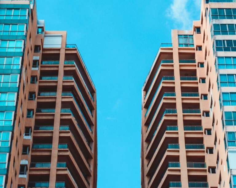 Property industry welcomes RBA rate cut as first home buyers struggle